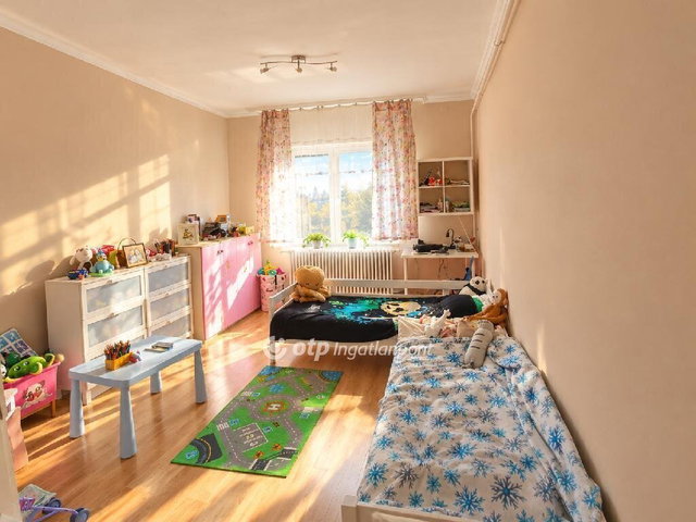 Eladó családi ház, Nagyradán 74.9 M Ft, 5 szobás