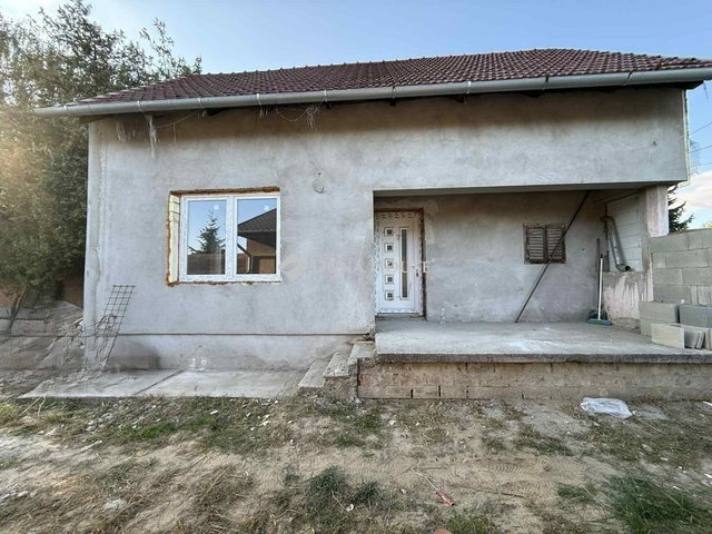 Eladó családi ház, Kecskeméten 45 M Ft, 3 szobás