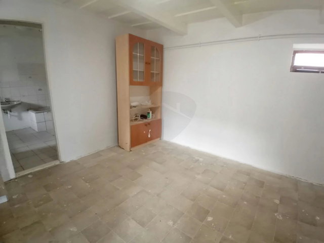 Eladó családi ház, Ecséden 9.99 M Ft, 1 szobás
