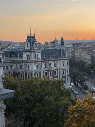 Eladó téglalakás, Budapesten, VI. kerületben 256.2 M Ft