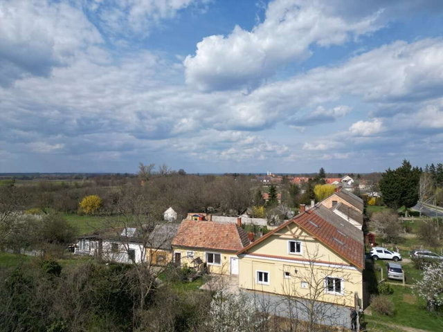 Eladó családi ház, Szakonyon 57.77 M Ft, 4 szobás
