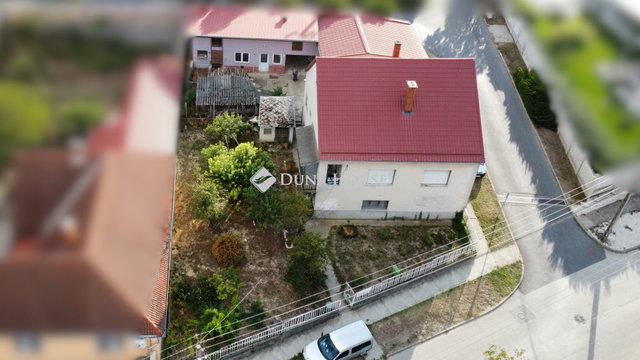 Eladó családi ház, Pakson, Györkönyi utcában 52 M Ft, 4 szobás