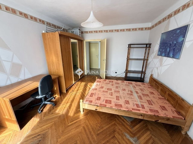 Eladó téglalakás, Pécsett 41.5 M Ft, 2 szobás