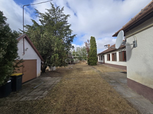 Eladó családi ház, Katymáron 13 M Ft, 3 szobás