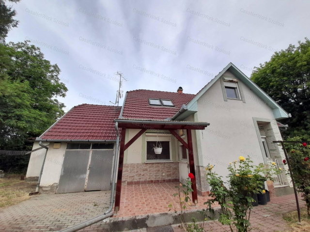 Eladó családi ház, Tiszavárkonyban 32 M Ft, 4 szobás