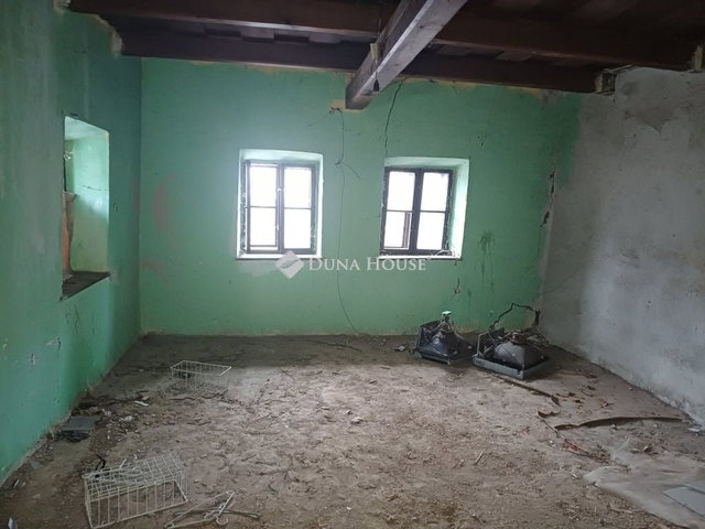 Eladó családi ház, Sajópetrin 9.99 M Ft, 1 szobás