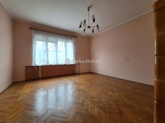 Eladó családi ház, Győrött 89 M Ft, 6 szobás