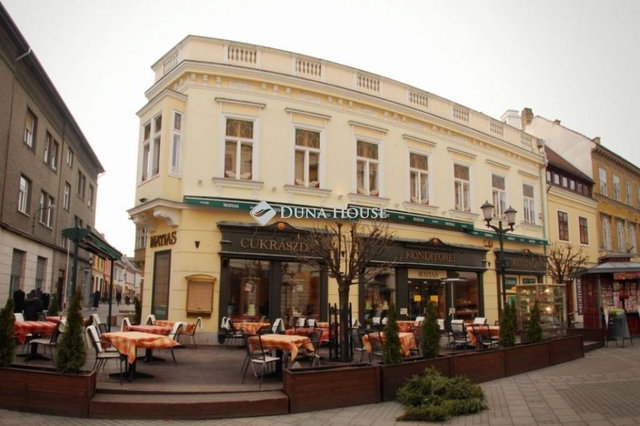 Eladó üzlethelyiség, Győrött, Baross Gábor úton 650 M Ft