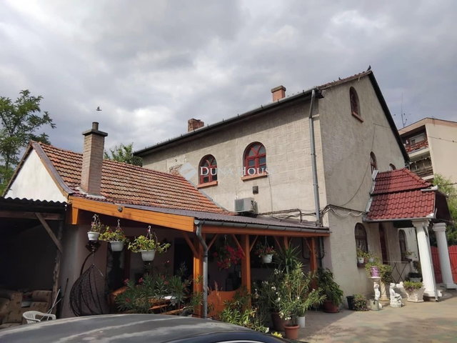 Eladó családi ház, Kunszentmártonban 58 M Ft, 6 szobás