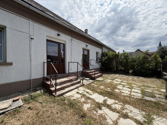Eladó téglalakás, Nagyesztergáron 25 M Ft, 2 szobás