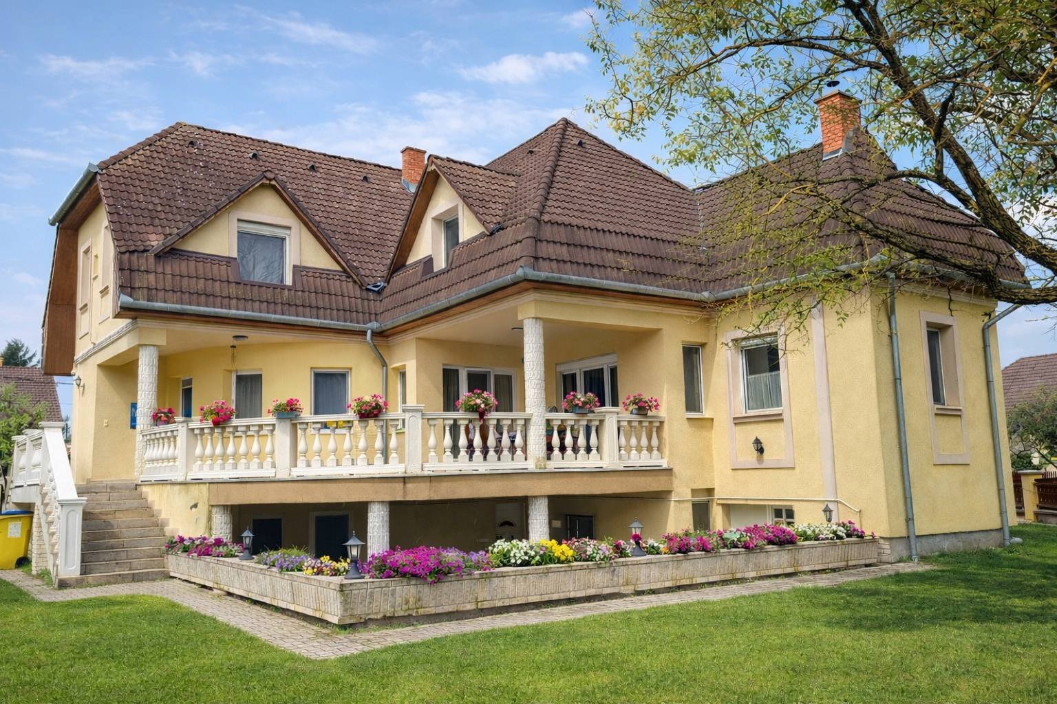 6 bed · 251m² · 139.000.000 ft