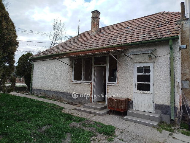Eladó családi ház, Győrszemerén 37.5 M Ft, 2 szobás