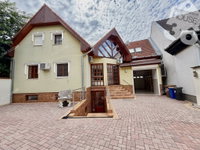 Eladó családi ház, Kecskeméten 189 M Ft, 9 szobás