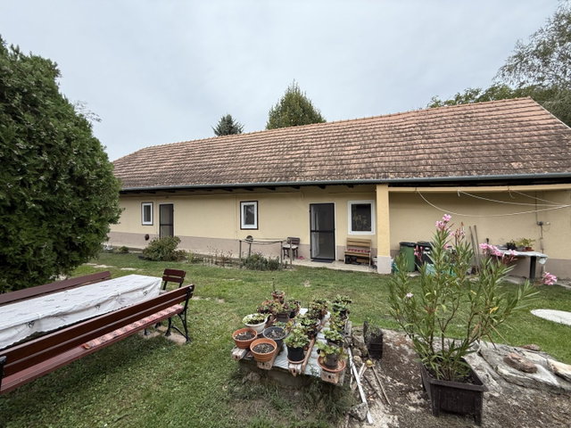 Eladó családi ház, Vértesacsán 49 M Ft, 3 szobás