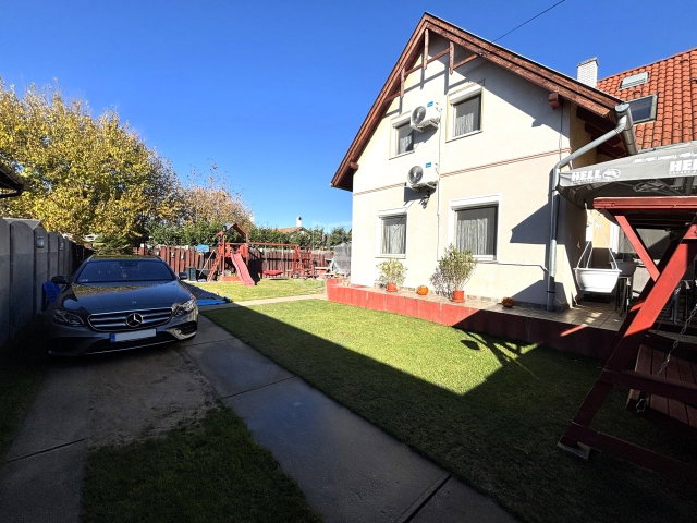 Eladó ikerház, Üllőn 124 M Ft, 5 szobás / költözzbe.hu