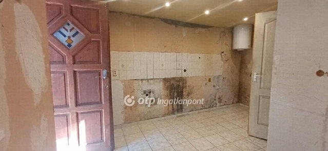 Eladó családi ház, Kiskunlacházán 14.9 M Ft, 1 szobás