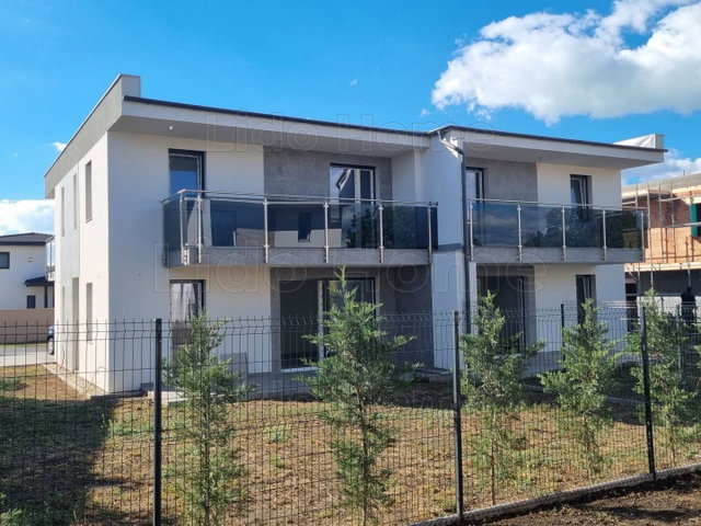 Eladó családi ház, Siófokon 138.9 M Ft, 5 szobás
