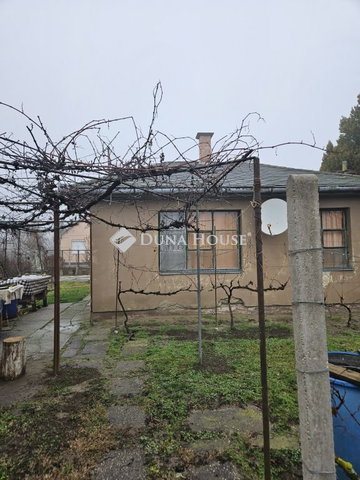 Eladó családi ház, Debrecenben 26 M Ft, 3 szobás
