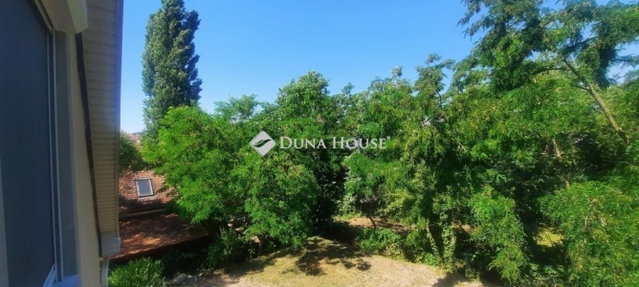 Eladó családi ház, Szentendrén 189.99 M Ft, 8 szobás