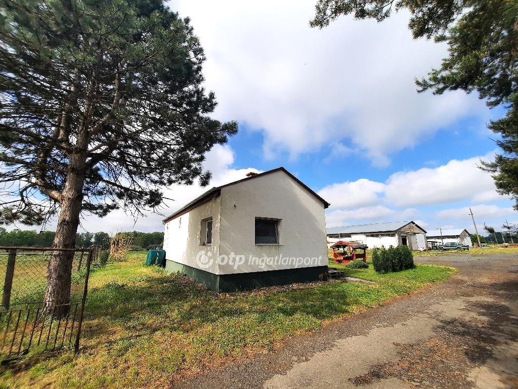 1831m² · 649.000.000 ft