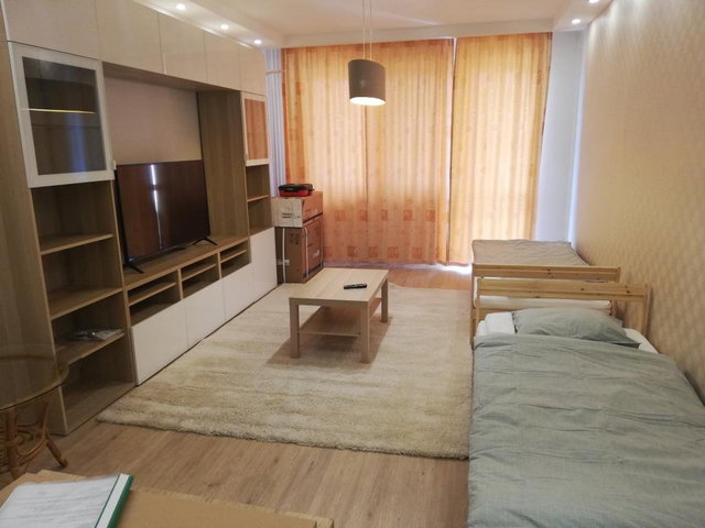 Kiadó panellakás, albérlet, Komáromban 200 E Ft / hó, 2 szobás