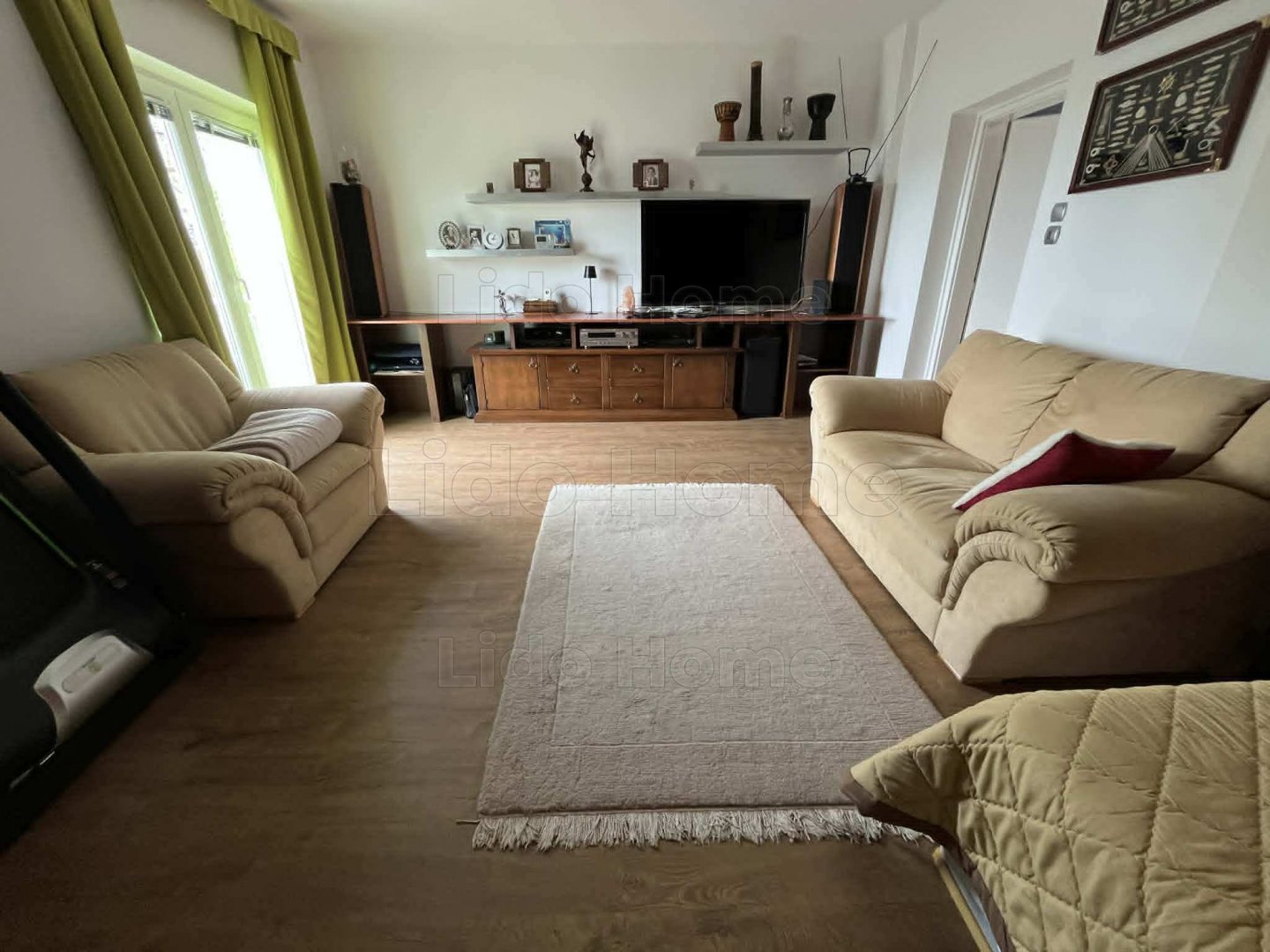4 bed · 330m² · 196.000.000 ft