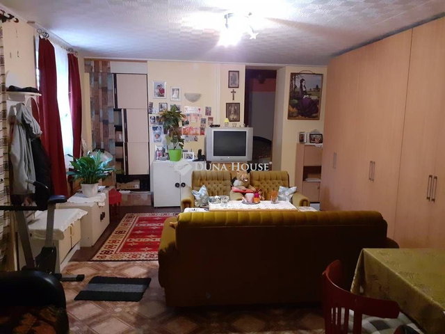 Eladó családi ház, Tamásiban 95 M Ft, 6+1 szobás