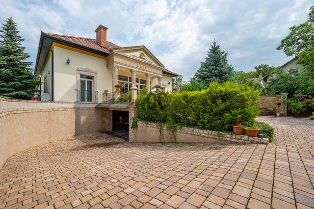 Eladó családi ház, Budapesten, III. kerületben 349.9 M Ft