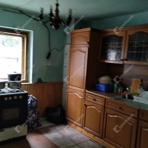 Eladó családi ház, Pápasalamonon 7.9 M Ft, 2 szobás