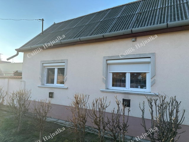 Eladó családi ház, Szolnokon 38.9 M Ft, 3+1 szobás