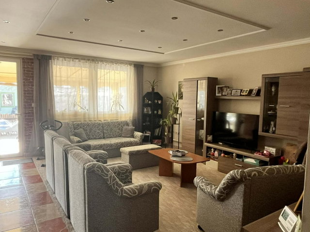 Eladó családi ház, Debrecenben 112.9 M Ft, 6 szobás