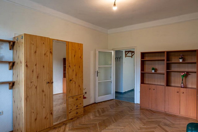 Eladó téglalakás, Budapesten, III. kerületben, Meggyfa utcában