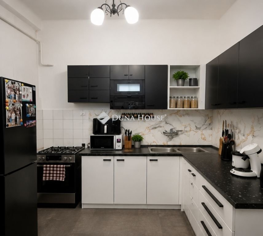 3 bed · 76m² · 74.999.999 ft