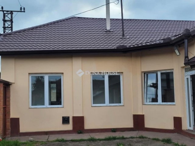 Eladó családi ház, Kunszentmártonban 28 M Ft, 3 szobás