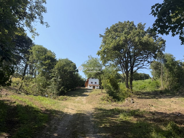 Eladó családi ház, Lovásziban 35.99 M Ft, 2 szobás