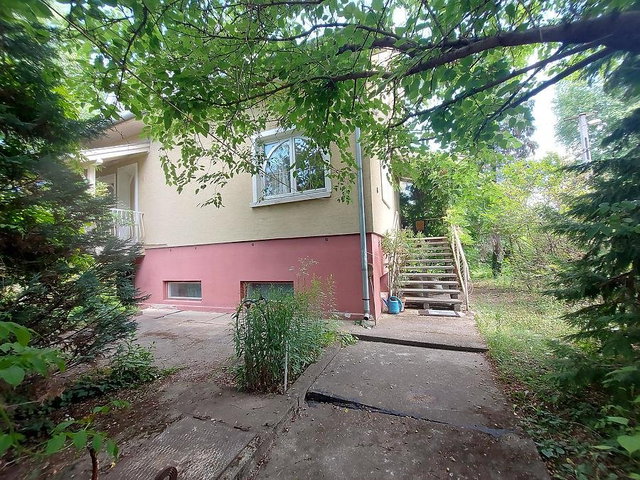 Eladó családi ház, Gödön 149.9 M Ft, 6 szobás