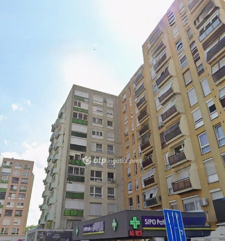 Eladó panellakás, Pécsett 72.9 M Ft, 3 szobás
