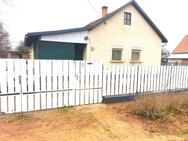 Eladó családi ház, Szentmártonkátán 35 M Ft, 3 szobás