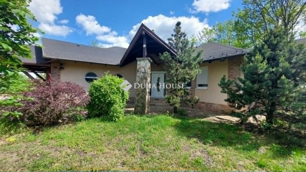 5 bed · 182m² · 149.900.000 ft