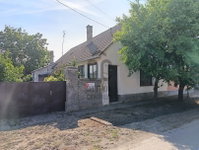 Eladó családi ház