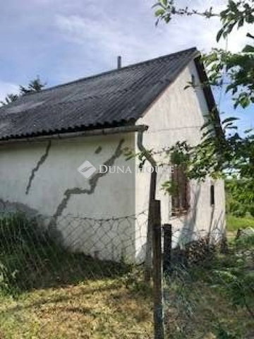 Eladó nyaraló, Pécsett, Lejtő dűlőn 3.5 M Ft, 1 szobás