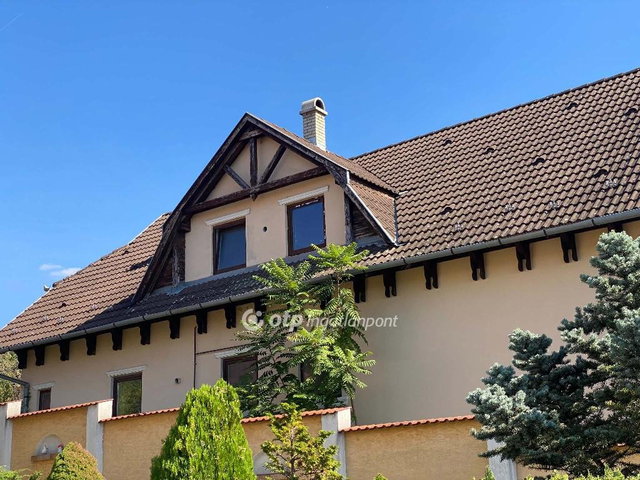 Eladó családi ház, Gödöllőn 149.9 M Ft, 9+1 szobás
