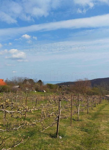 Eladó nyaraló, Balatonalmádiban 114 M Ft, 2 szobás