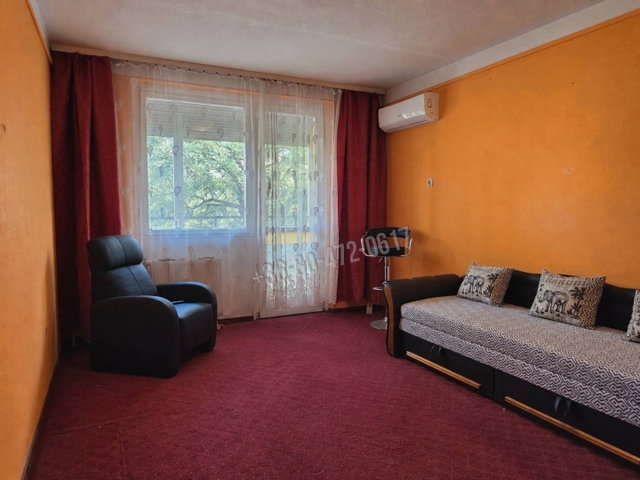Eladó panellakás, Egerben 35.9 M Ft, 2 szobás