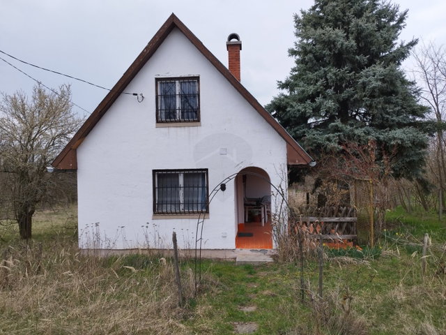 Eladó családi ház, Hatvanban 12 M Ft, 1+2 szobás