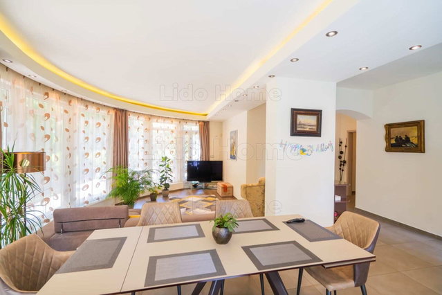 Eladó hotel, Zamárdiban 849 M Ft, 13 szobás