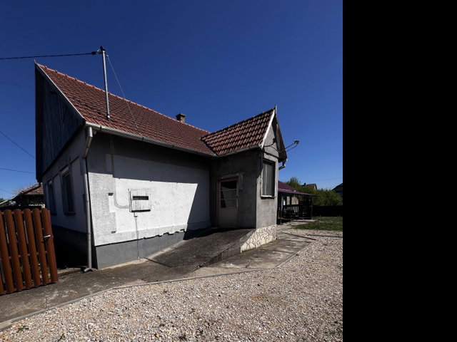 Eladó családi ház, Polgáron 26 M Ft, 1+2 szobás