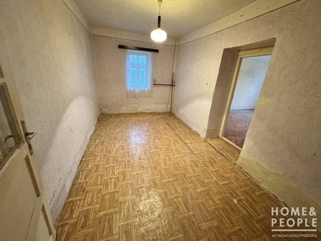 Eladó családi ház, Óföldeákon 9 M Ft, 3 szobás