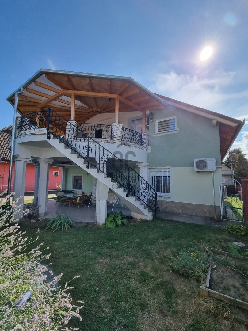 7 bed · 202m² · 149.900.000 ft