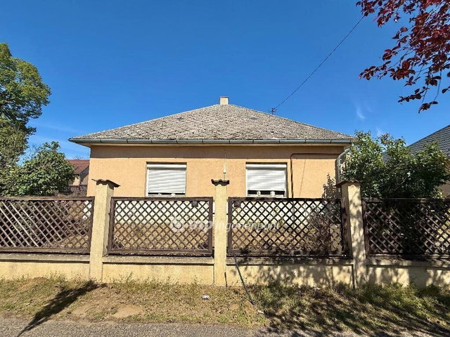 Eladó családi ház, Baktalórántházán 23.9 M Ft, 2 szobás